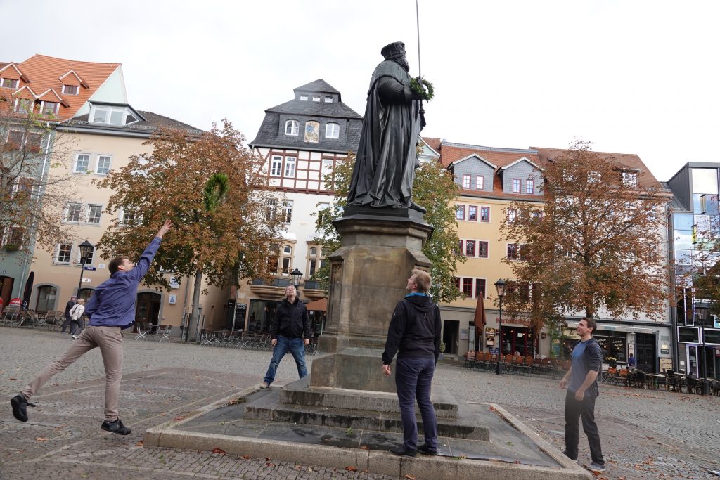 Kai throwing the wreath (Kranz)